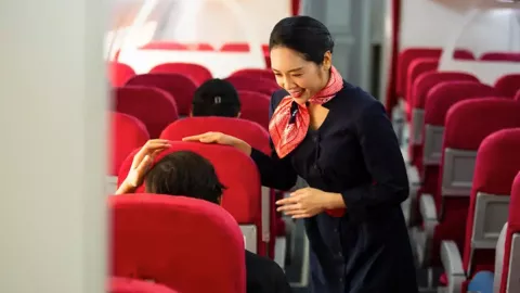 上海虹桥枢纽专车拉客暗藏套路