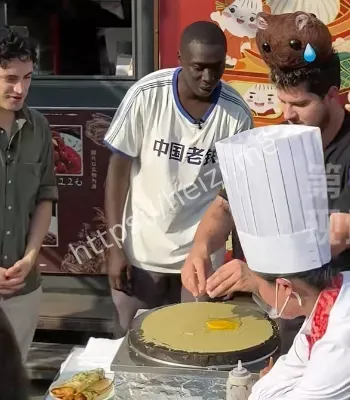 来了天津也得摊煎饼