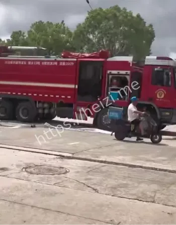 五金装饰市场起火