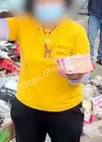 深圳环卫工翻垃圾找钱