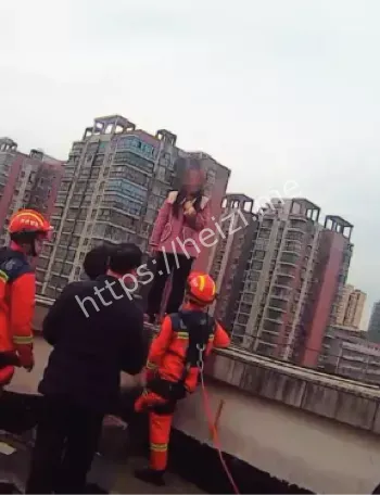 女子跳楼自杀当场身亡