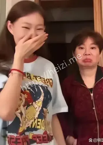 沈佳润爸爸妈妈抱团