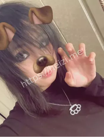 辛佳仪直播轻生