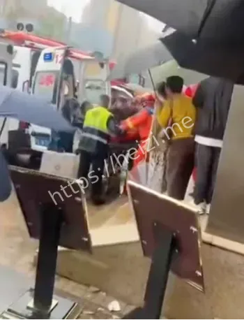 酒店三楼屋面倾塌