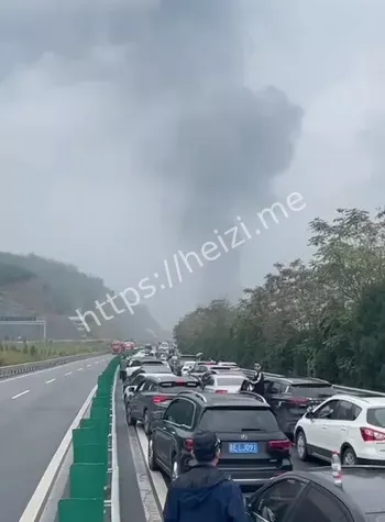 晋阳高速货车侧翻事故详解