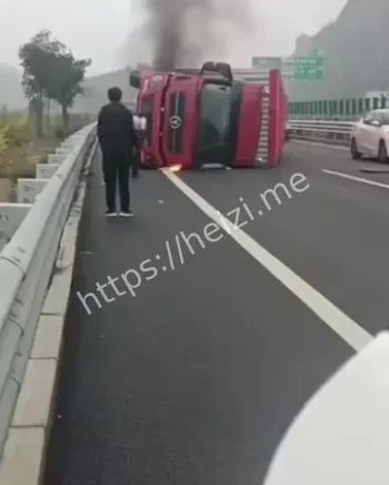 国庆堵车10公里交通瘫痪原因