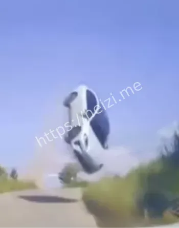 景德镇高铁北站车祸飞跃路人