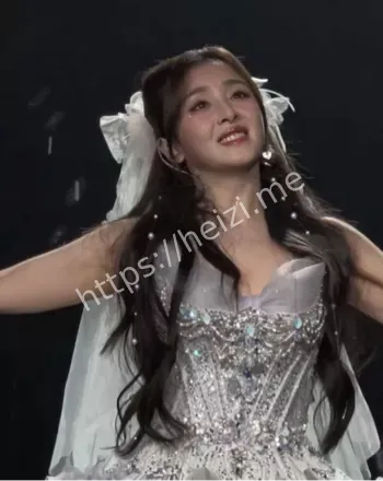 甜美少女转型全能艺人