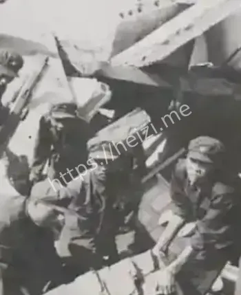 1976唐山黑旗盔甲军队穿城