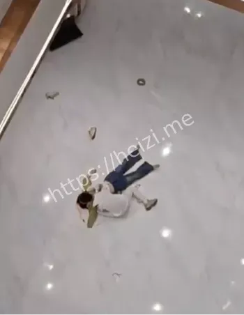 银泰广场情侣悲剧