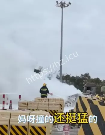 驾驶员惊险逃生