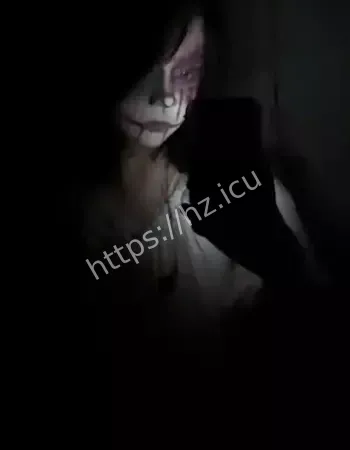 女孩亲历卫生间