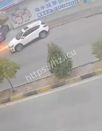 却鬼使神差掉头