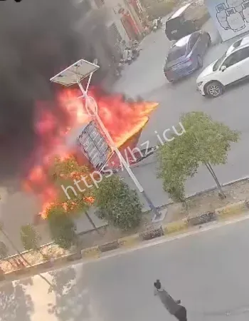 却鬼使神差掉头