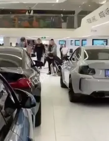 车行不退款还打人