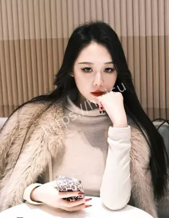 端庄人设彻底崩塌