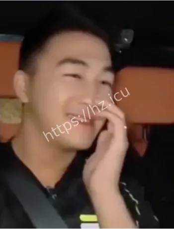 何猷君掀桌子