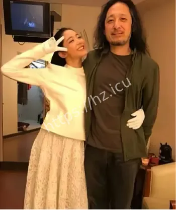 万千惠三宝全裸婚纱迎宾照