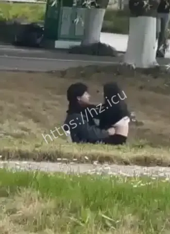 白嫩娇躯被渣男打到通红