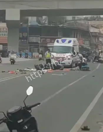 钦州新兴街车祸