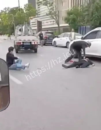 骑手与司机吵架后