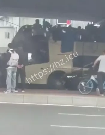 被高架桥削掉