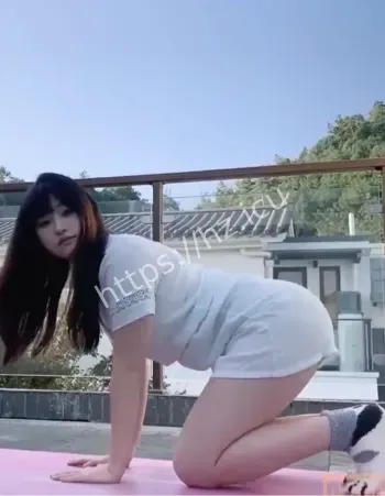 周奕亲肉肉曲线
